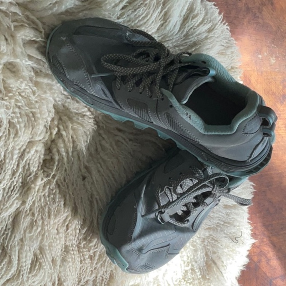 Women’s Altra Lone Peak Size 9.5